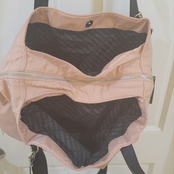 Steve Madden overnight tote - Picture 3 of 4